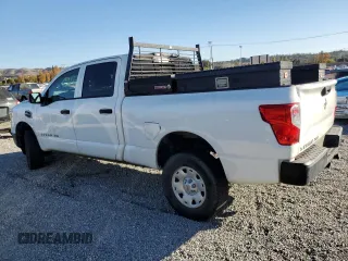 2017 Nissan Titan with VIN 1N6AA1F10HN501280, listed as a Copart auction lot 81840124 with 217,906 mi miles and Clean title. Bid and sale history available at DreamBid. Image 2.