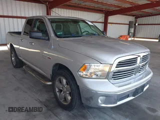 2013 Ram 1500 SLT z VIN 1C6RR7GT3DS674957, wystawiony jako IAAI lot #42525851 z przebiegiem 129 269 mil mil oraz . Historia ofert i sprzedaży dostępna na DreamBid. Obrazek 1.