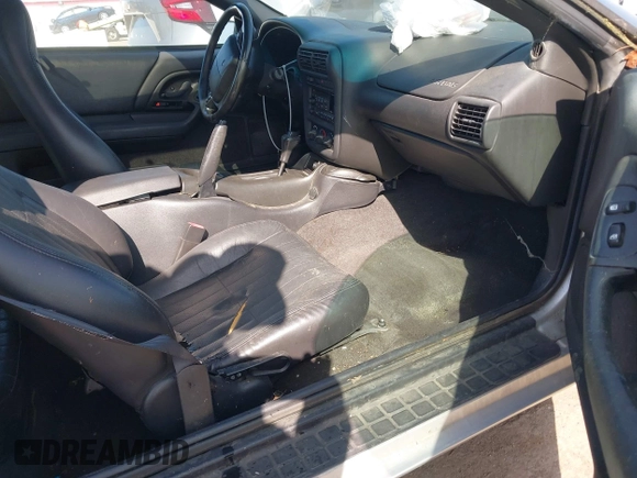 2002 Chevrolet Camaro Z28 z VIN 2G1FP22G722167574, wystawiony jako IAAI lot #41976510 z przebiegiem 114 863 mil mil oraz . Historia ofert i sprzedaży dostępna na DreamBid. Obrazek 5.