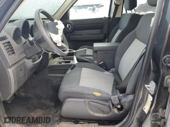 2010 Dodge Nitro SE with VIN 1D4PU2GK3AW144889, listed as a Copart auction lot 84314234 with 115,419 mi miles and Non Repairable. Bid and sale history available at DreamBid. Image 7.
