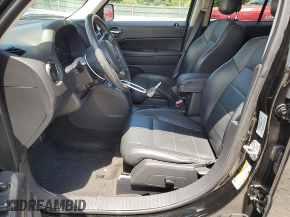 2015 Jeep Patriot High Altitude z VIN 1C4NJRFB5FD270763, wystawiony jako Copart lot #64679485 z przebiegiem 136 067 mil mil oraz Szkoda całkowita • Salvage title. Historia ofert i sprzedaży dostępna na DreamBid. Obrazek 7.
