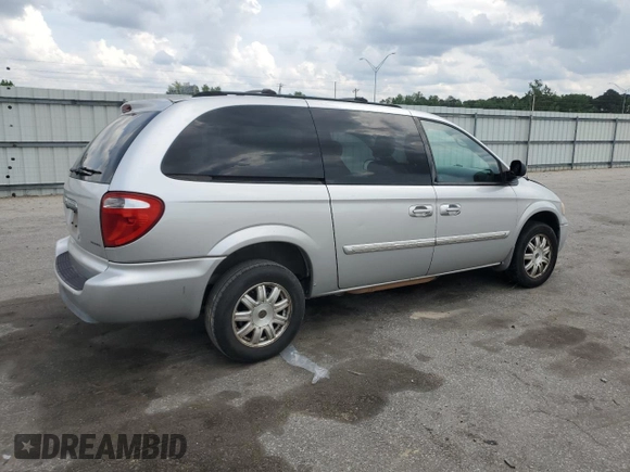 2006 Chrysler Town & Country Touring z VIN 2A4GP54L46R871164, wystawiony jako Copart lot #54726995 z przebiegiem 200 086 mil mil oraz Szkoda całkowita • Salvage title. Historia ofert i sprzedaży dostępna na DreamBid. Obrazek 3.