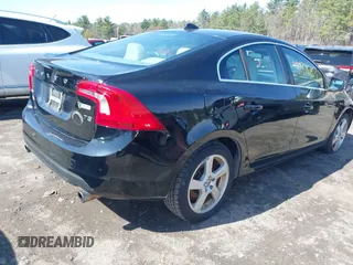 2013 Volvo S60 T5 Premier with VIN YV1612FS8D2218879, listed as a IAAI auction lot 41998703 with 139,085 mi miles. Bid and sale history available at carsss.com. Image 4.