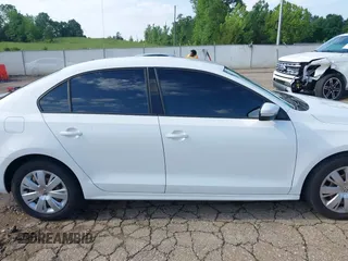 2011 Volkswagen Jetta SE with VIN 3VWDX7AJ5BM321946, listed as a IAAI auction lot 42178181 with 149,945 mi miles and . Bid and sale history available at DreamBid. Image 14.