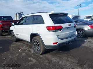 2019 Jeep Grand Cherokee Trailhawk with VIN 1C4RJFLG7KC697555, listed as a IAAI auction lot 41208149 with 78,599 mi miles. Bid and sale history available at carsss.com. Image 3.