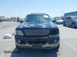 2002 Ford Explorer Eddie Bauer z VIN 1FMDU74E42ZC47584, wystawiony jako IAAI lot #42456721 z przebiegiem 141 518 mil mil oraz . Historia ofert i sprzedaży dostępna na DreamBid. Obrazek 12.