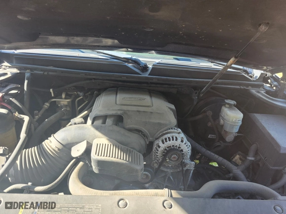 2010 Chevrolet Suburban LS with VIN 1GNUKHE32AR291666, listed as a IAAI auction lot 41886401 with 1 mi miles. Bid and sale history available at carsss.com. Image 10.
