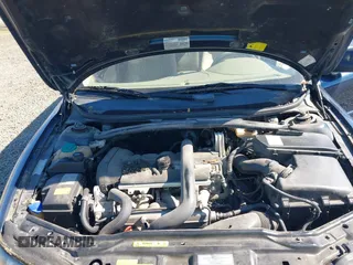 2002 Volvo V70 with VIN YV1SZ58D521055229, listed as a IAAI auction lot 42054331 with 141,077 mi miles. Bid and sale history available at carsss.com. Image 10.