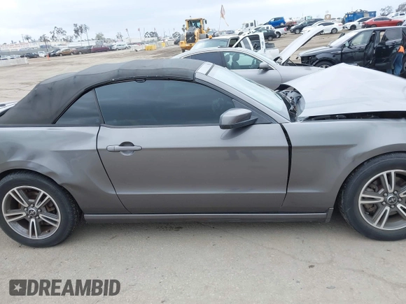 2013 Ford Mustang V6 with VIN 1ZVBP8EM7D5214021, listed as a IAAI auction lot 42197070 with 137,888 mi miles and . Bid and sale history available at DreamBid. Image 14.