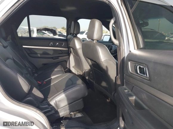 2019 Ford Explorer XLT with VIN 1FM5K7DHXKGA09853, listed as a IAAI auction lot 41597540 with 109,726 mi miles. Bid and sale history available at carsss.com. Image 8.