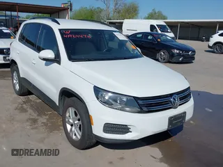 2017 Volkswagen Tiguan S z VIN WVGAV7AX2HK004038, wystawiony jako IAAI lot #41924476 z przebiegiem 164 767 mil mil oraz . Historia ofert i sprzedaży dostępna na DreamBid. Obrazek 1.