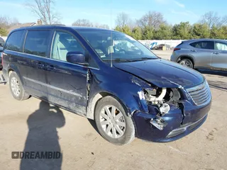 2013 Chrysler Town & Country Touring with VIN 2C4RC1BG1DR573211, listed as a IAAI auction lot 41070692 with 143,913 mi miles. Bid and sale history available at carsss.com. Image 6.