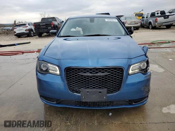 2023 Chrysler 300 Touring with VIN 2C3CCAAG4PH648702, listed as a Copart auction lot 44999615 with 20,464 mi miles and Clean Title. Bid and sale history available at DreamBid. Image 5.