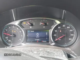2020 Chevrolet Equinox LT z VIN 2GNAXKEV9L6105008, wystawiony jako IAAI lot #42114279 z przebiegiem 147 489 mil mil oraz . Historia ofert i sprzedaży dostępna na DreamBid. Obrazek 7.