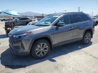 2024 Toyota RAV4 Hybrid XLE Premium z VIN 4T3B6RFV1RU154689, wystawiony jako Copart lot #66632525 z przebiegiem 5 672 mil mil oraz Szkoda całkowita • Salvage title. Historia ofert i sprzedaży dostępna na DreamBid. Obrazek 1.