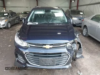 2022 Chevrolet Trax LT with VIN KL7CJPSM9NB564368, listed as a IAAI auction lot 41715716 with 42,421 mi miles. Bid and sale history available at carsss.com. Image 12.