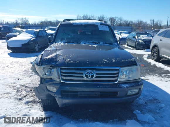 2007 Toyota Land Cruiser with VIN JTEHT05J372107212, listed as a IAAI auction lot 41281746 with 136,460 mi miles. Bid and sale history available at carsss.com. Image 12.