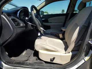 2013 Chrysler 200 LX with VIN 1C3CCBAG0DN724568, listed as a Copart auction lot 61954394 with 103,466 mi miles and Salvage Title. Bid and sale history available at carsss.com. Image 7.