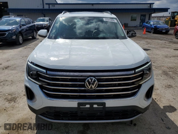 2024 Volkswagen Atlas SE with VIN 1V2KR2CA0RC551778, listed as a Copart auction lot 55583095 with 10,854 mi miles and Salvage title. Bid and sale history available at DreamBid. Image 5.