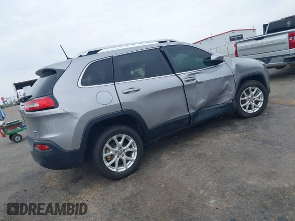 2018 Jeep Cherokee Latitude Plus with VIN 1C4PJLLB2JD543032, listed as a IAAI auction lot 41822368 with 114,145 mi miles. Bid and sale history available at carsss.com. Image 4.