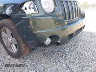 2008 Jeep Compass Sport with VIN 1J8FF47W88D722792, listed as a IAAI auction lot 42089007 with 140,897 mi miles and . Bid and sale history available at carsss.com. Image 14.
