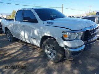 2022 Ram 1500 Big Horn z VIN 1C6RREBT6NN274404, wystawiony jako IAAI lot #42086856 z przebiegiem 66 000 mil mil oraz . Historia ofert i sprzedaży dostępna na DreamBid. Obrazek 1.