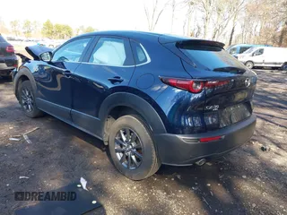 2024 Mazda CX-30 S z VIN 3MVDMBAM8RM634233, wystawiony jako IAAI lot #41820443 z przebiegiem 8 540 mil mil oraz . Historia ofert i sprzedaży dostępna na DreamBid. Obrazek 3.