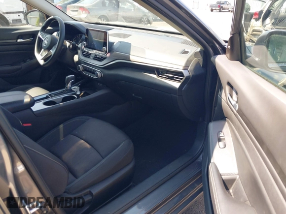 2024 Nissan Altima SV z VIN 1N4BL4DV4RN385646, wystawiony jako IAAI lot #42422125 z przebiegiem 27 335 mil mil oraz . Historia ofert i sprzedaży dostępna na DreamBid. Obrazek 5.