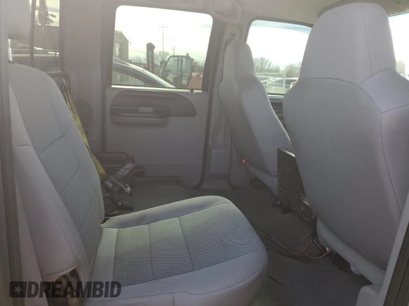 2006 Ford F-250 XL z VIN 1FTSW21P96EC26287, wystawiony jako Copart lot #47420085 z przebiegiem 150 095 mil mil oraz Szkoda całkowita • Salvage title. Historia ofert i sprzedaży dostępna na DreamBid. Obrazek 10.