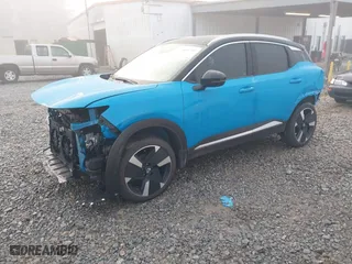 2025 Nissan Kicks SR with VIN 3N8AP6DA2SL335373, listed as a IAAI auction lot 41492889 with 4,900 mi miles. Bid and sale history available at carsss.com. Image 2.