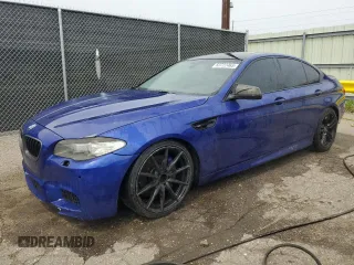 2013 BMW 5 Series 535i xDrive z VIN WBAFU7C50DDU76050, wystawiony jako Copart lot #60722465 z przebiegiem 130 415 mil mil oraz Czysty tytuł • Clean title. Historia ofert i sprzedaży dostępna na DreamBid. Obrazek 1.