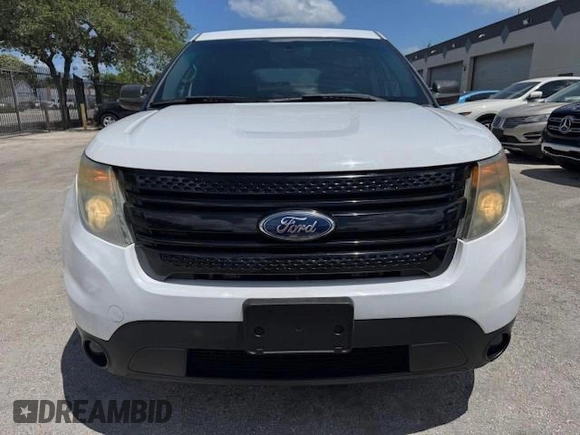 2013 Ford Utility Police Interceptor with VIN 1FM5K7AR9DGC15889, listed as a Copart auction lot 54107555 with 124,933 mi miles and Clean Title. Bid and sale history available at carsss.com. Image 5.
