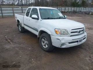 2005 Toyota Tundra SR5 with VIN 5TBBT44125S457237, listed as a IAAI auction lot 41727481 with 275,582 mi miles. Bid and sale history available at carsss.com. Image 1.