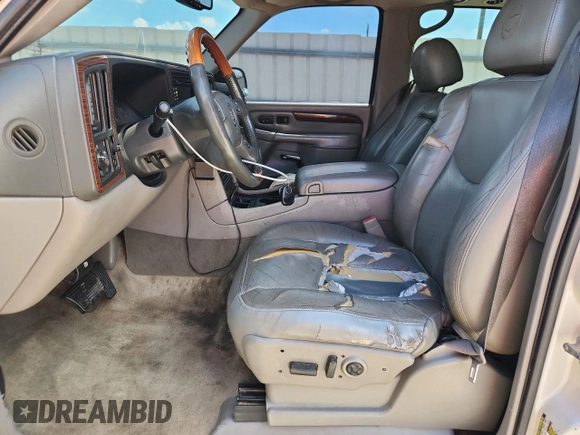 2004 Cadillac Escalade with VIN 1GYEK63N74R228938, listed as a Copart auction lot 63845725 with 267,438 mi miles and Salvage title. Bid and sale history available at DreamBid. Image 7.