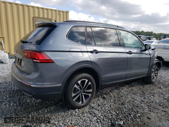 2023 Volkswagen Tiguan S z VIN 3VVFB7AX7PM113607, wystawiony jako Copart lot #71402454 z przebiegiem 23 801 mil mil oraz Szkoda całkowita • Salvage title. Historia ofert i sprzedaży dostępna na DreamBid. Obrazek 3.