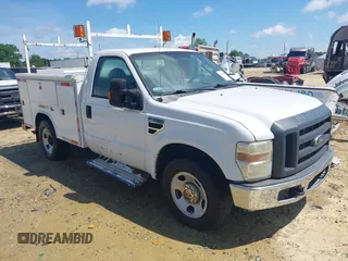 2008 Ford F-350 z VIN 1FDSF30568EB85539, wystawiony jako IAAI lot #42207045 z przebiegiem 307 671 mil mil oraz . Historia ofert i sprzedaży dostępna na DreamBid. Obrazek 1.