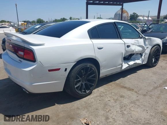 2014 Dodge Charger RT z VIN 2C3CDXCT1EH309189, wystawiony jako IAAI lot #42158197 z przebiegiem 92 074 mil mil oraz . Historia ofert i sprzedaży dostępna na DreamBid. Obrazek 4.