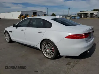 2016 Jaguar XF S z VIN SAJBG4BV9GCY04554, wystawiony jako Copart lot #57084055 z przebiegiem 156 135 mil mil oraz Szkoda całkowita • Salvage title. Historia ofert i sprzedaży dostępna na DreamBid. Obrazek 2.