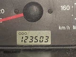 2003 Chevrolet Tracker z VIN 2CNBE13C336953203, wystawiony jako IAAI lot #42195810 z przebiegiem 123 503 mil mil oraz . Historia ofert i sprzedaży dostępna na DreamBid. Obrazek 7.