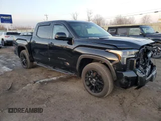 2024 Toyota Tundra Limited Hybrid z VIN 5TFWC5DB5RX073881, wystawiony jako Copart lot #48943975 z przebiegiem 7 652 mil mil oraz Szkoda całkowita • Salvage title. Historia ofert i sprzedaży dostępna na DreamBid. Obrazek 4.