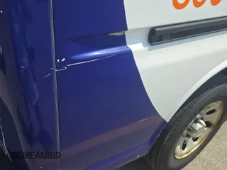 2014 Chevrolet Express Cargo z VIN 1GCSGAFXXE1162573, wystawiony jako IAAI lot #42547277 z przebiegiem 230 224 mil mil oraz . Historia ofert i sprzedaży dostępna na DreamBid. Obrazek 35.