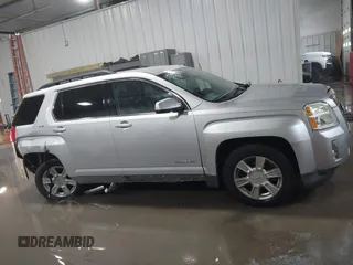 2010 GMC Terrain SLE-2 z VIN 2CTFLEEW0A6391742, wystawiony jako IAAI lot #41607448 z przebiegiem 181 922 mil mil oraz . Historia ofert i sprzedaży dostępna na DreamBid. Obrazek 13.