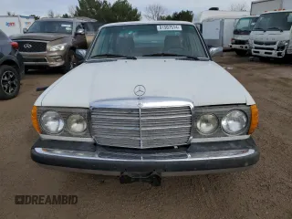 1980 Mercedes-Benz 300 with VIN 12313012165283, listed as a Copart auction lot 81507514 with 121,465 mi miles and Clean Title. Bid and sale history available at DreamBid. Image 5.
