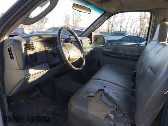 2004 Ford Super Duty F-250 XL with VIN 1FTNF20L54EC99861, listed as a IAAI auction lot 41301229 with 320,407 mi miles. Bid and sale history available at carsss.com. Image 5.