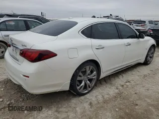 2018 Infiniti Q70 Luxe z VIN JN1BY1PP1JM330432, wystawiony jako Copart lot #45237735 z przebiegiem 108 141 mil mil oraz Szkoda całkowita • Salvage title. Historia ofert i sprzedaży dostępna na DreamBid. Obrazek 3.