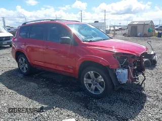 2011 Toyota RAV4 Sport with VIN 2T3RK4DV1BW048295, listed as a IAAI auction lot 39304934 with 177,312 mi miles. Bid and sale history available at carsss.com. Image 1.