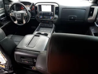 2015 GMC Sierra 3500HD Denali z VIN 1GT424E80FF657761, wystawiony jako Copart lot #75131604 z przebiegiem 78 011 mil mil oraz Nie do naprawy. Historia ofert i sprzedaży dostępna na DreamBid. Obrazek 8.