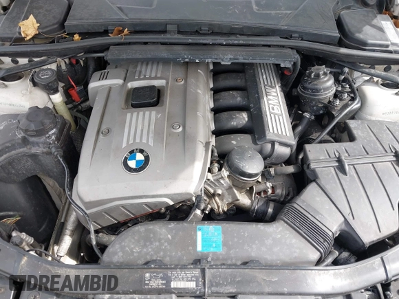 2006 BMW 3 Series 325xi with VIN WBAVD13556KV03735, listed as a IAAI auction lot 41768087 with 1 mi miles. Bid and sale history available at carsss.com. Image 10.