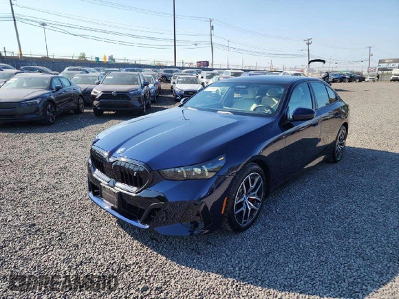 2024 BMW i5 eDrive40 z VIN WBY33FK03RCR31834, wystawiony jako Copart lot #76007834 z przebiegiem 60 mil mil oraz Szkody całkowita. Historia ofert i sprzedaży dostępna na DreamBid. Obrazek 1.
