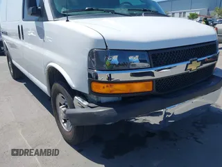 2020 Chevrolet Express Cargo z VIN 1GCWGAFP3L1273819, wystawiony jako IAAI lot #42299806 z przebiegiem 88 391 mil mil oraz . Historia ofert i sprzedaży dostępna na DreamBid. Obrazek 6.